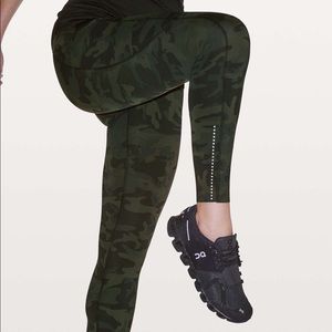 Lululemon fast & free 7/8 tight in incognito camo